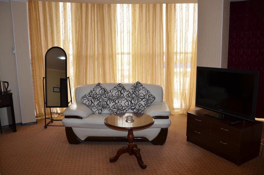 Golden Palace Otel Aktav Dış mekan fotoğraf